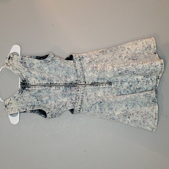 Roma Studio Medium Wash Denim Dress - Picture 6 of 8